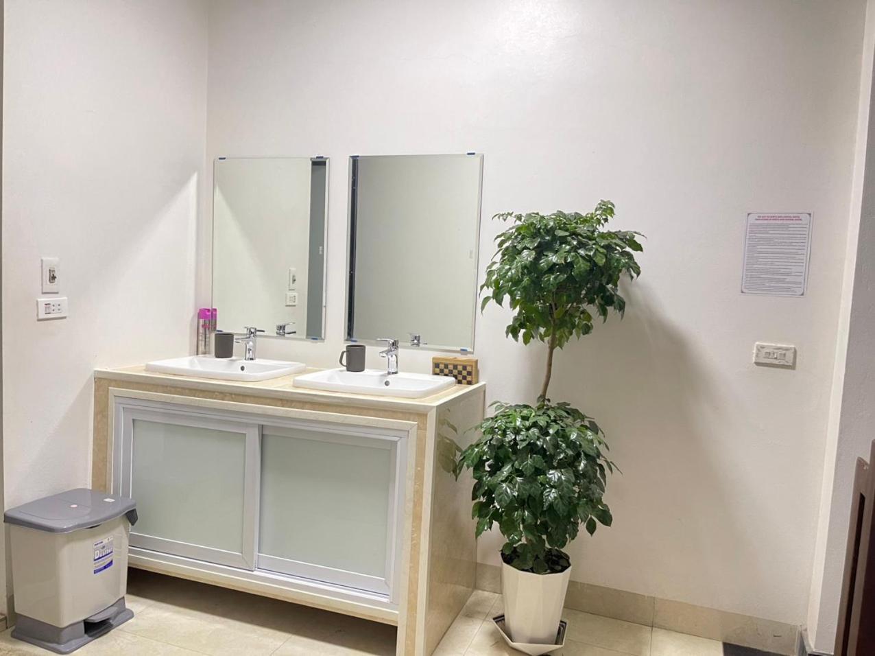 Nhat Sapa Hostel Екстериор снимка
